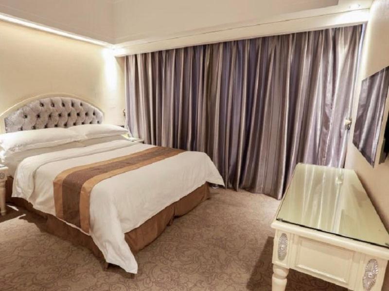 Vienna International Hotel Jieyang People'S Avenue Екстер'єр фото