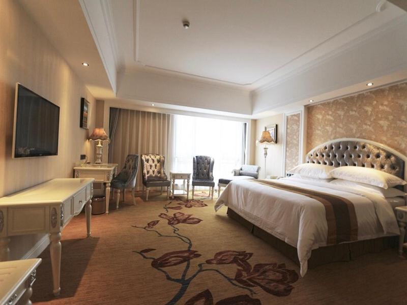 Vienna International Hotel Jieyang People'S Avenue Екстер'єр фото